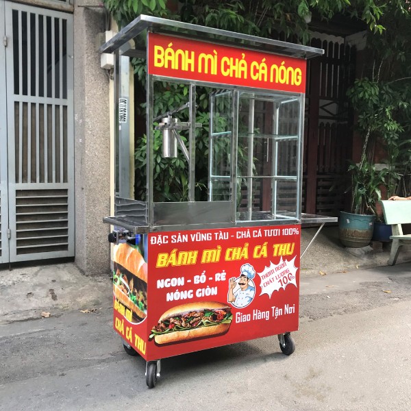 Tủ bán bánh mì chả cá